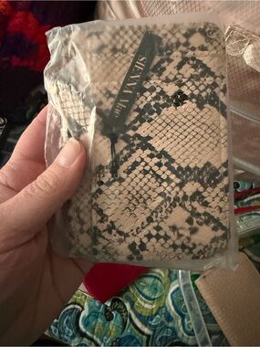 BNIP sienna Mae Snakeskin Card Holder